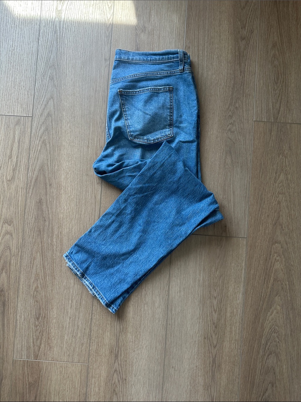 Universal Thread Women’s High Rise 90s Straight 14R
